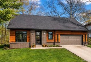 2404 Uplong Street, West Bloomfield Charter Township, MI 48324
