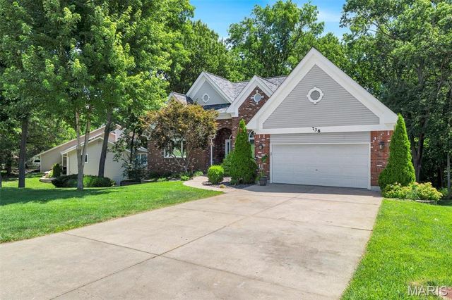 738 High Point Drive, Lake St Louis, MO 63367