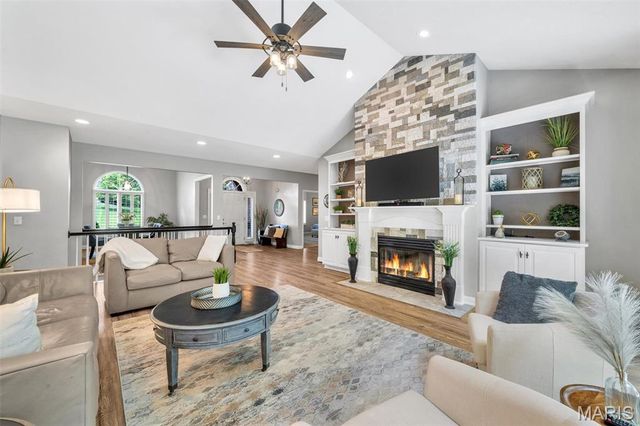 738 High Point Drive, Lake St Louis, MO 63367