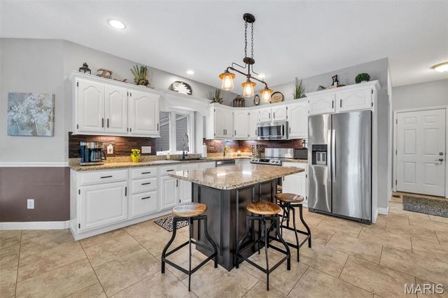 738 High Point Drive, Lake St Louis, MO 63367