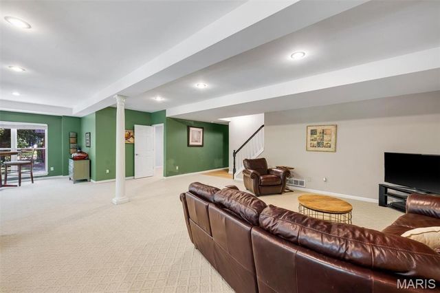 738 High Point Drive, Lake St Louis, MO 63367