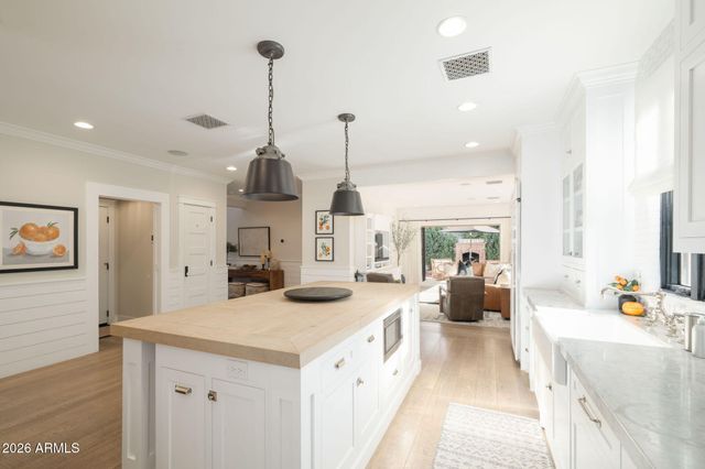 5627 E MONTEROSA Street, Phoenix, AZ 85018