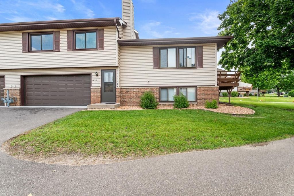 5501 84 1/2 Avenue N, Brooklyn Park, MN 55443