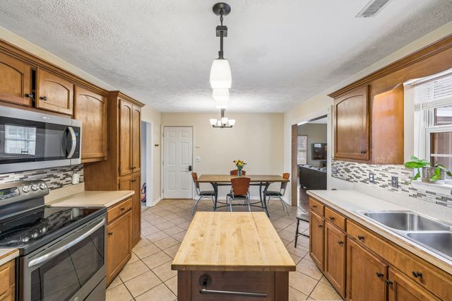 5633 Constantine Dr, Rockvale, TN 37153