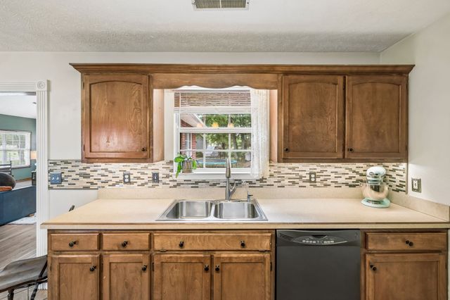 5633 Constantine Dr, Rockvale, TN 37153