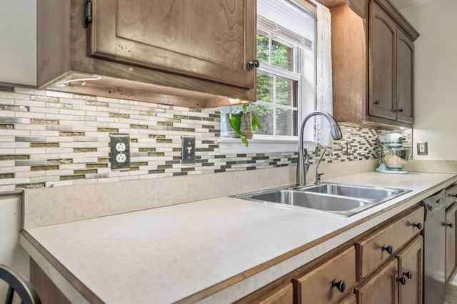 5633 Constantine Dr, Rockvale, TN 37153