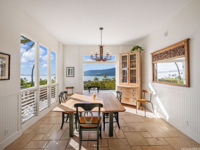 252 Lumahai Place, Honolulu, HI 96825