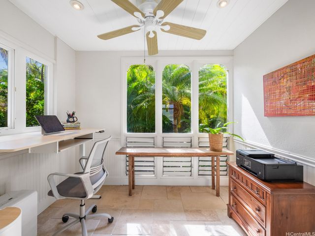 252 Lumahai Place, Honolulu, HI 96825
