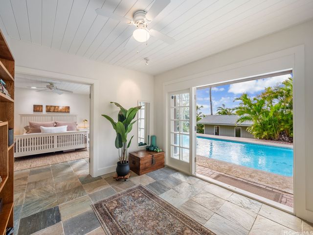 252 Lumahai Place, Honolulu, HI 96825