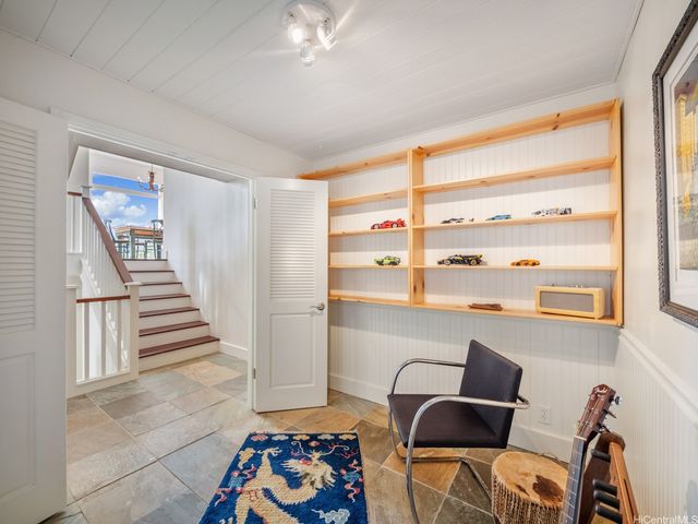 252 Lumahai Place, Honolulu, HI 96825