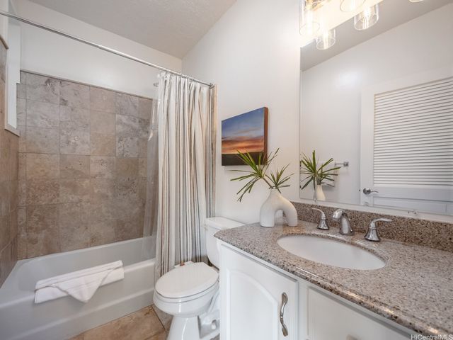 252 Lumahai Place, Honolulu, HI 96825