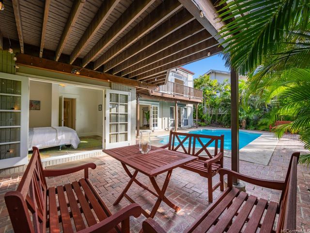 252 Lumahai Place, Honolulu, HI 96825