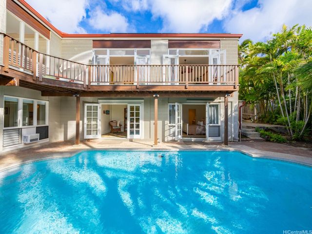 252 Lumahai Place, Honolulu, HI 96825