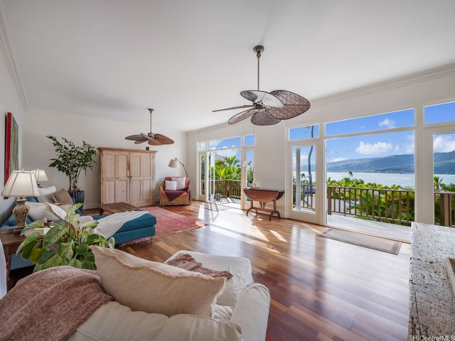 252 Lumahai Place, Honolulu, HI 96825