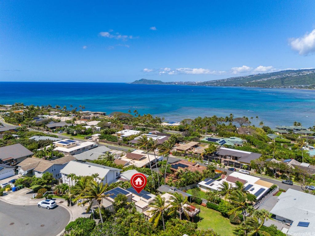 252 Lumahai Place, Honolulu, HI 96825