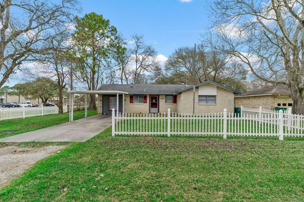 3230 Virginia Street, La Marque, TX 77568