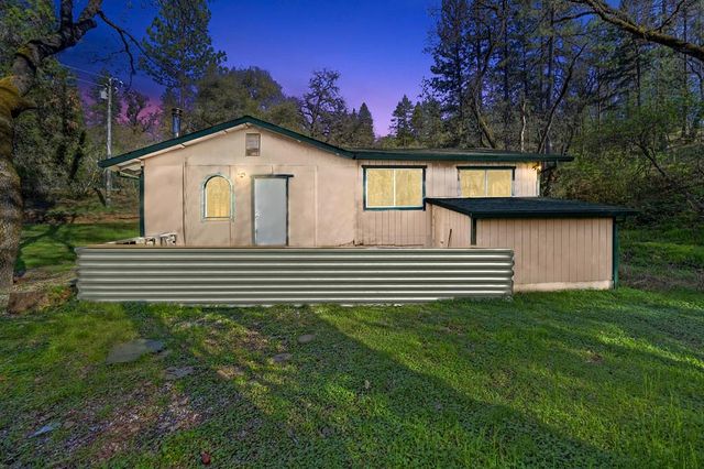 805 Country Rd, Meadow Vista, CA 95722