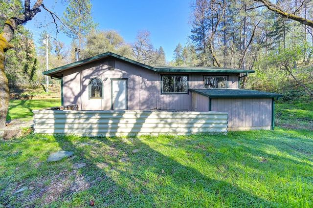 805 Country Rd, Meadow Vista, CA 95722