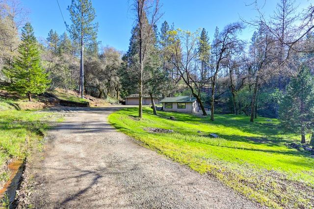 805 Country Rd, Meadow Vista, CA 95722