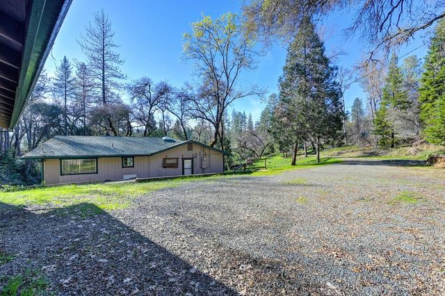 805 Country Rd, Meadow Vista, CA 95722