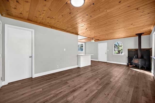 805 Country Rd, Meadow Vista, CA 95722