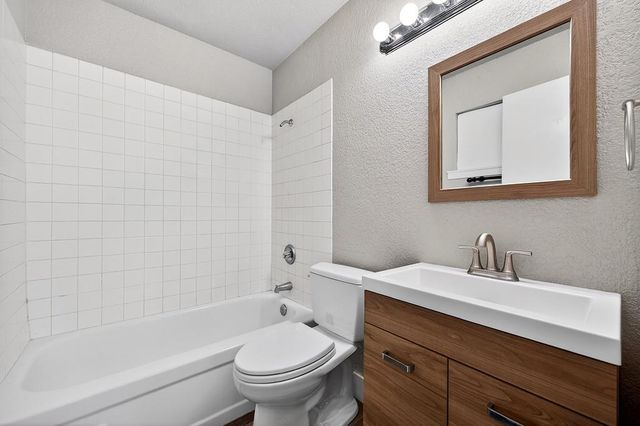 805 Country Rd, Meadow Vista, CA 95722