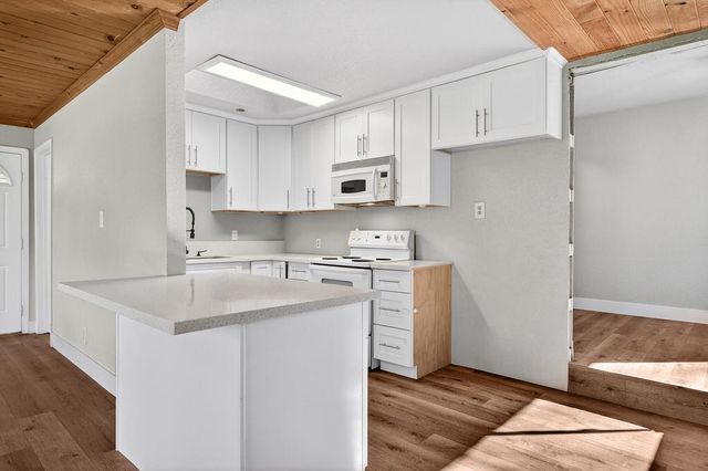 805 Country Rd, Meadow Vista, CA 95722