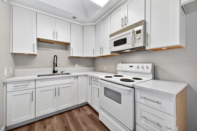 805 Country Rd, Meadow Vista, CA 95722