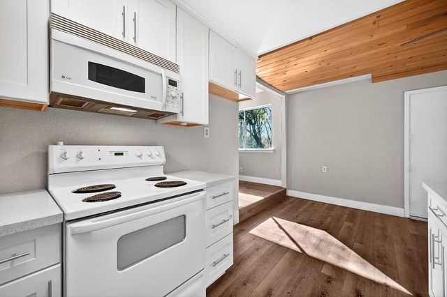 805 Country Rd, Meadow Vista, CA 95722