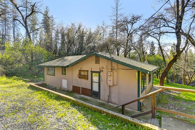 805 Country Rd, Meadow Vista, CA 95722