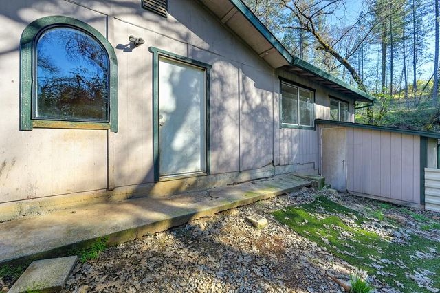 805 Country Rd, Meadow Vista, CA 95722