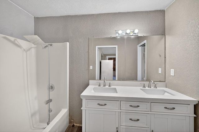 805 Country Rd, Meadow Vista, CA 95722