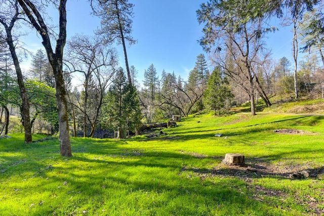 805 Country Rd, Meadow Vista, CA 95722