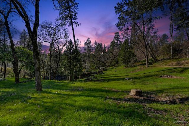 805 Country Rd, Meadow Vista, CA 95722