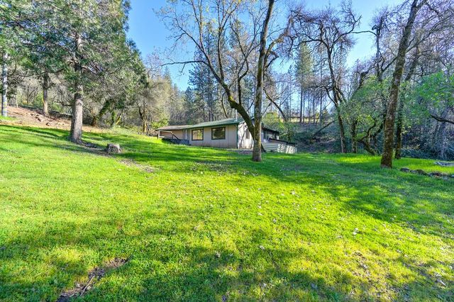 805 Country Rd, Meadow Vista, CA 95722