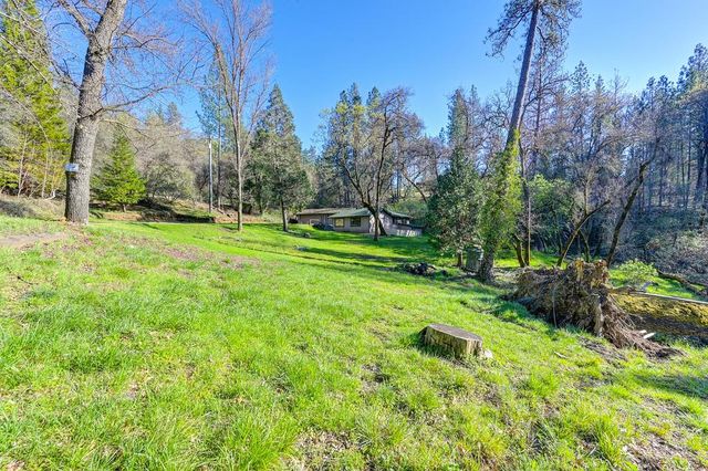 805 Country Rd, Meadow Vista, CA 95722