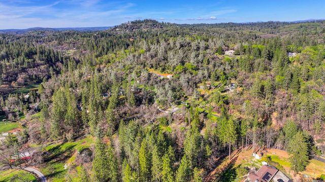 805 Country Rd, Meadow Vista, CA 95722