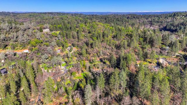 805 Country Rd, Meadow Vista, CA 95722