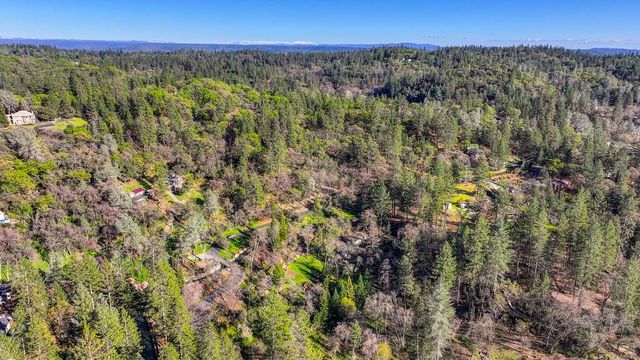 805 Country Rd, Meadow Vista, CA 95722