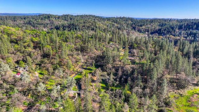 805 Country Rd, Meadow Vista, CA 95722