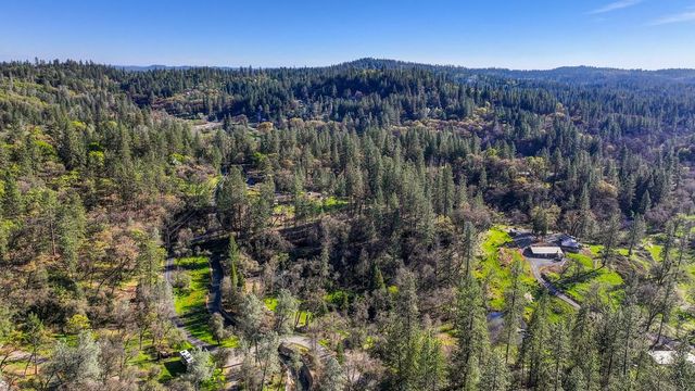 805 Country Rd, Meadow Vista, CA 95722