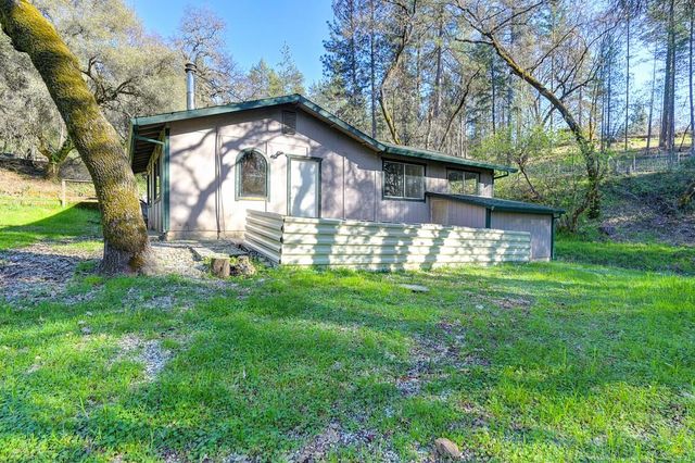 805 Country Rd, Meadow Vista, CA 95722