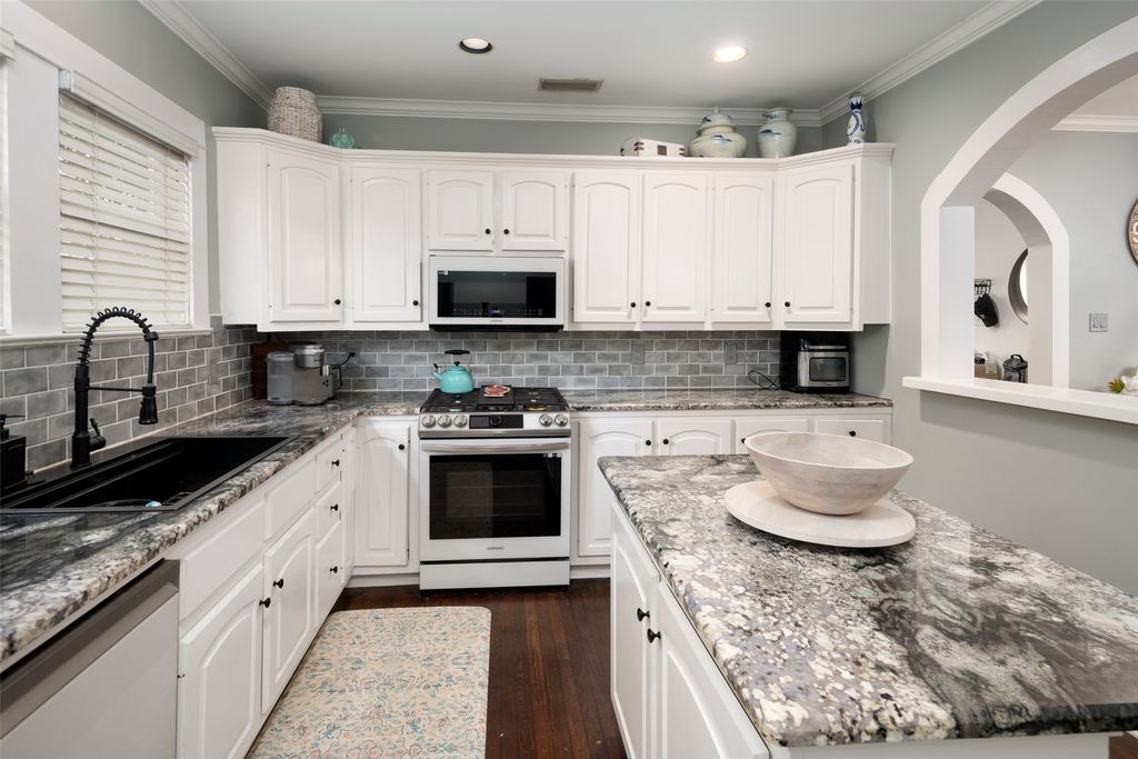 property-img