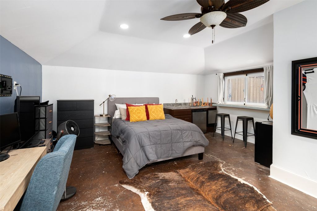 property-img