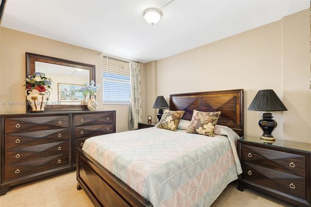 9273 Collins Ave 1109, Surfside, FL 33154