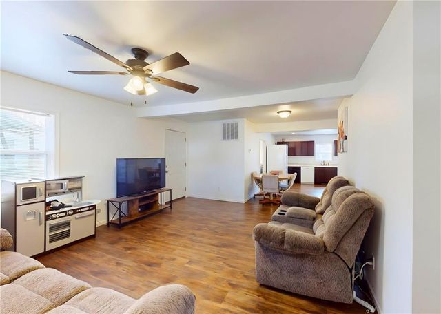 717 N Adams Street, Nevada, MO 64772