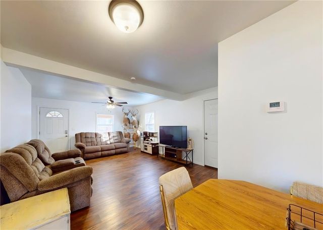 717 N Adams Street, Nevada, MO 64772