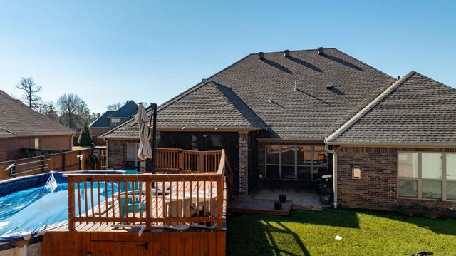 303 Corondelet Lane, Maumelle, AR 72113