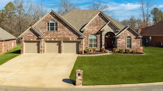 303 Corondelet Lane, Maumelle, AR 72113