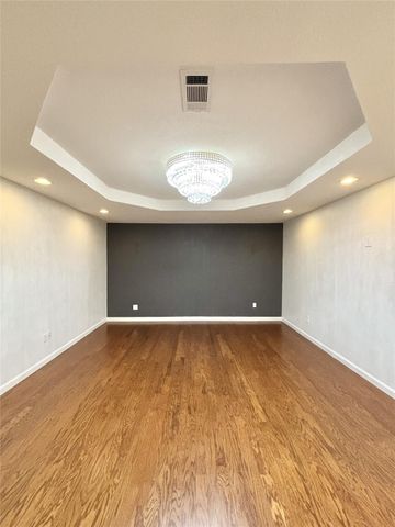 729 Camelot, Hunters Creek Village, TX 77024